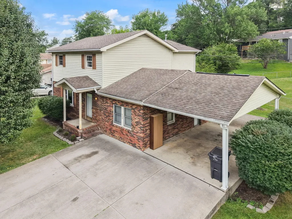697 Oaklawn Circle Corbin KY 40701