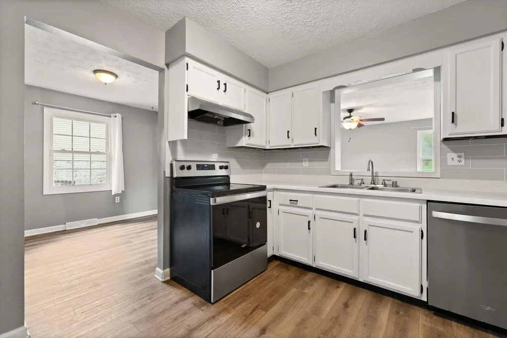 697 Oaklawn Circle Corbin KY 40701