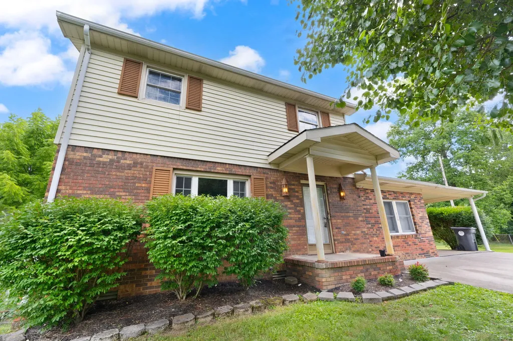 697 Oaklawn Circle Corbin KY 40701