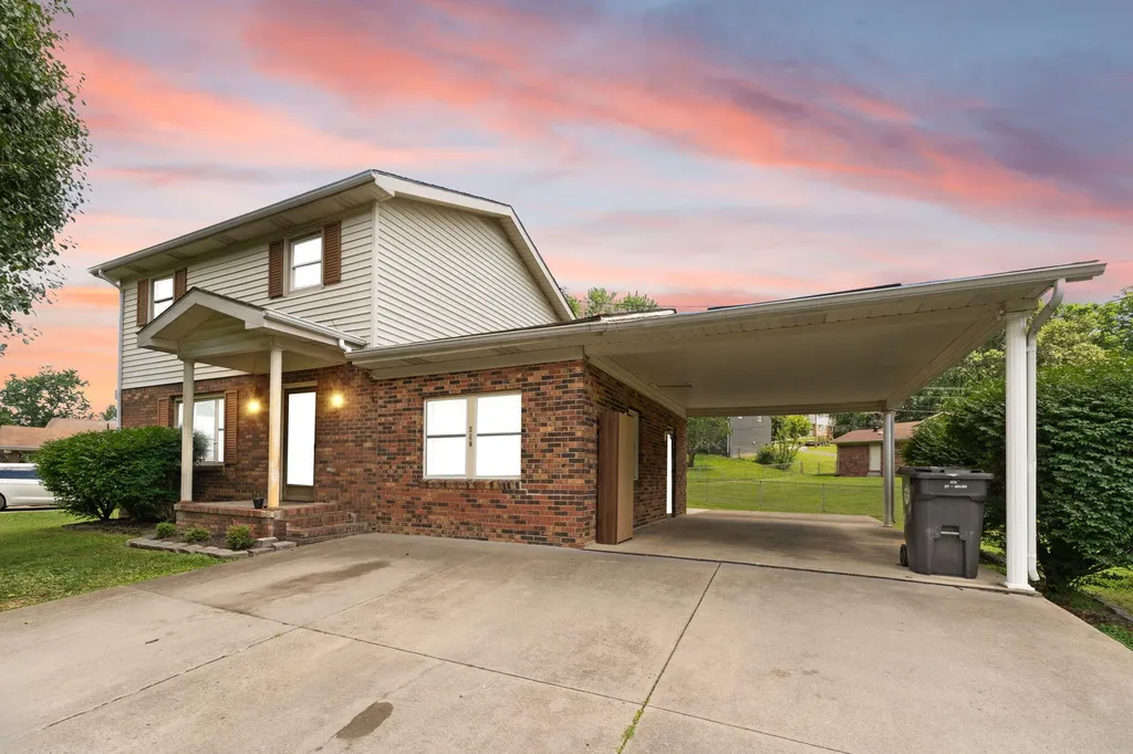 697 Oaklawn Circle Corbin KY 40701