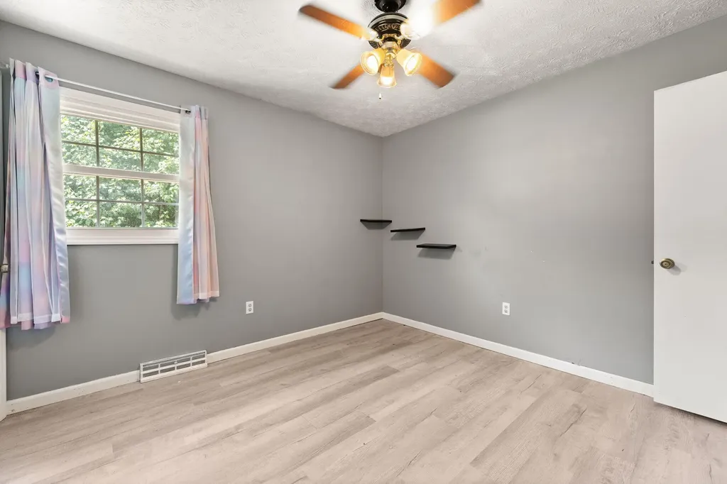 697 Oaklawn Circle Corbin KY 40701