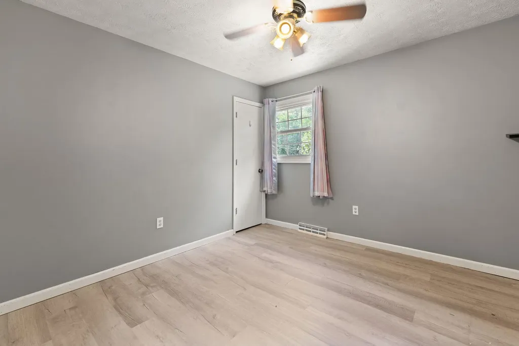 697 Oaklawn Circle Corbin KY 40701