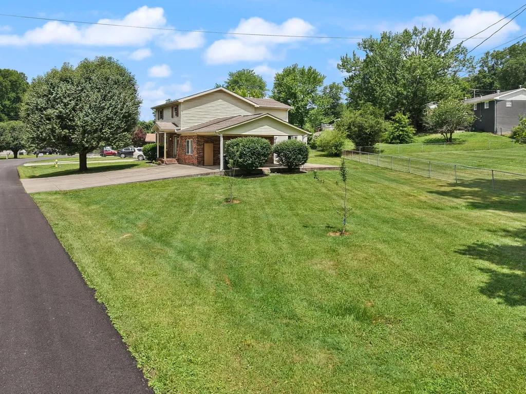 697 Oaklawn Circle Corbin KY 40701