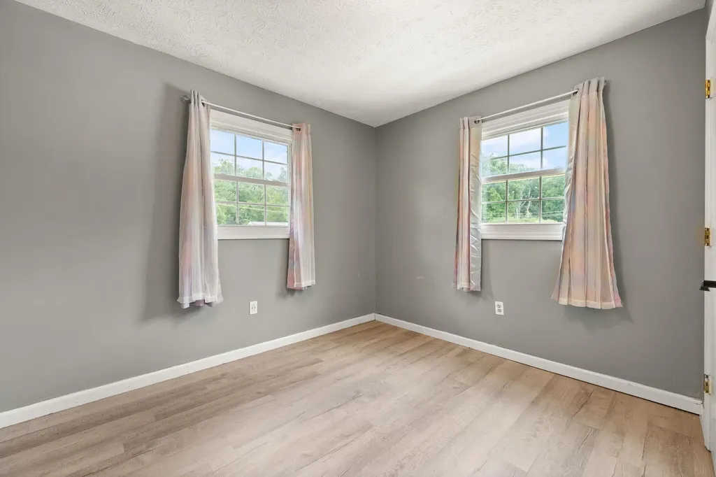 697 Oaklawn Circle Corbin KY 40701