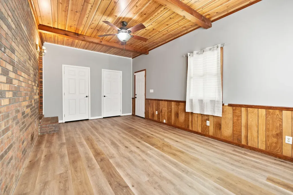 697 Oaklawn Circle Corbin KY 40701