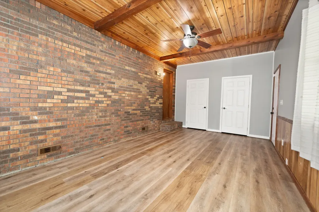 697 Oaklawn Circle Corbin KY 40701