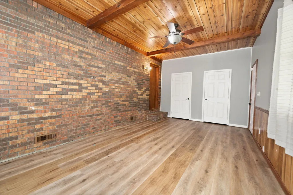 697 Oaklawn Circle Corbin KY 40701