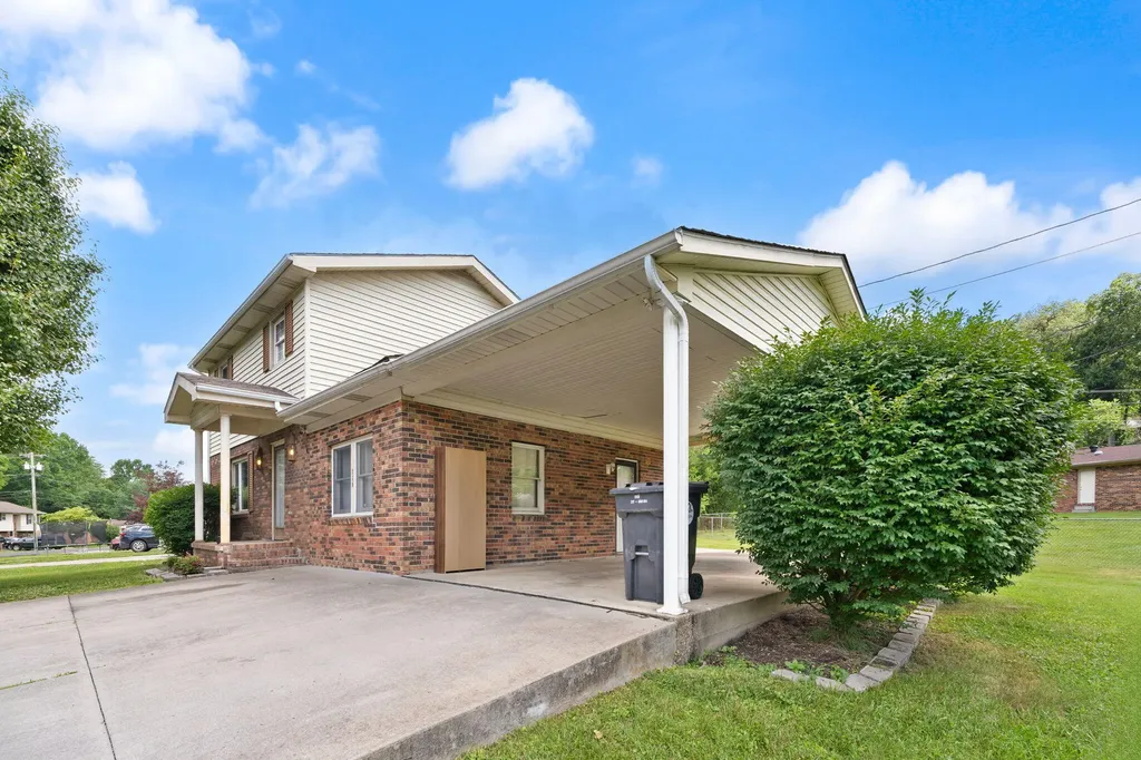 697 Oaklawn Circle Corbin KY 40701
