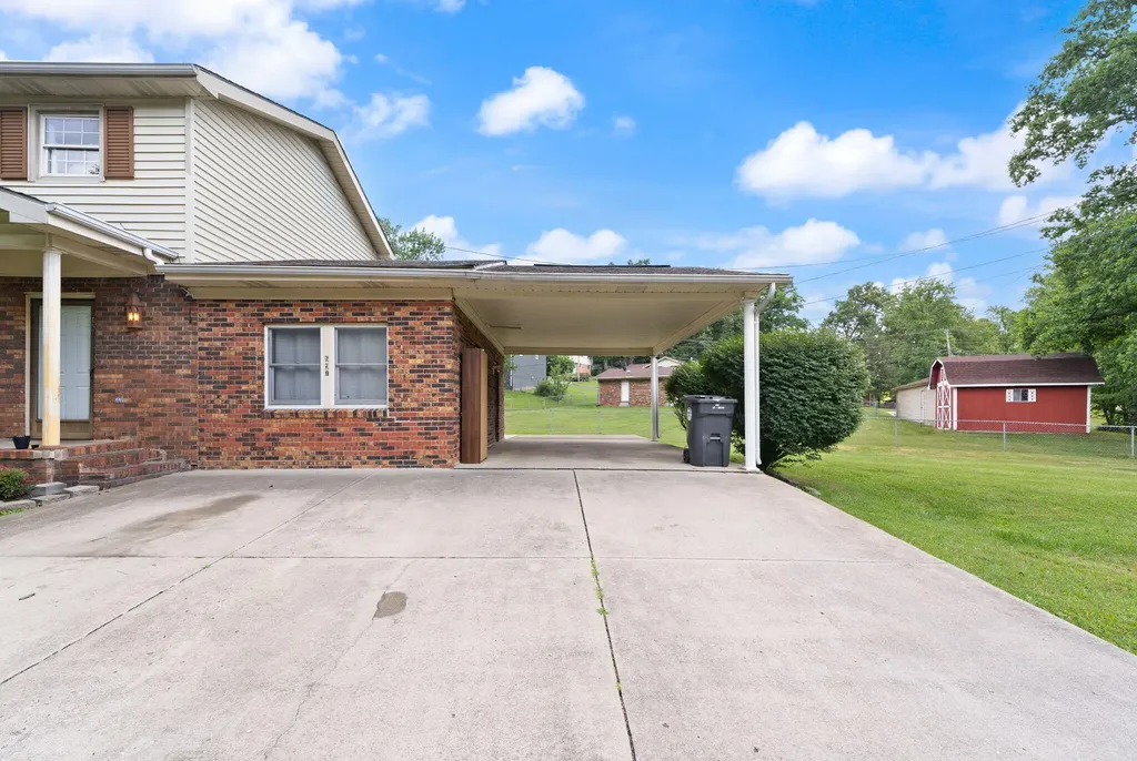 697 Oaklawn Circle Corbin KY 40701