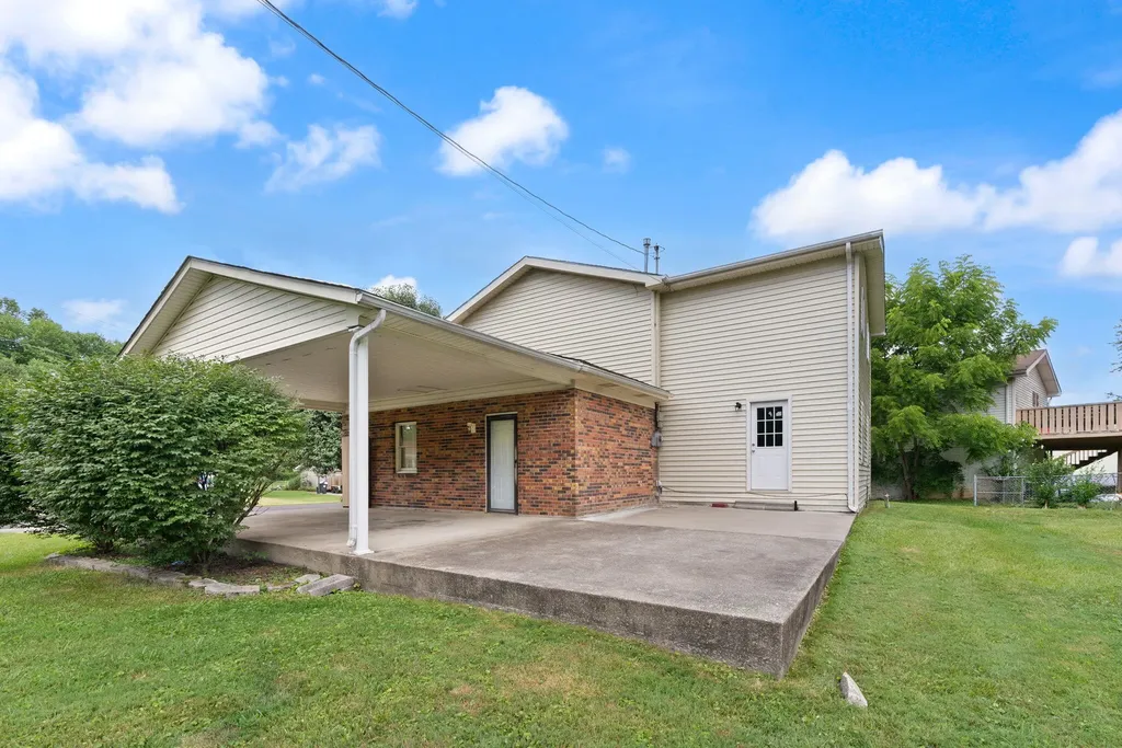 697 Oaklawn Circle Corbin KY 40701