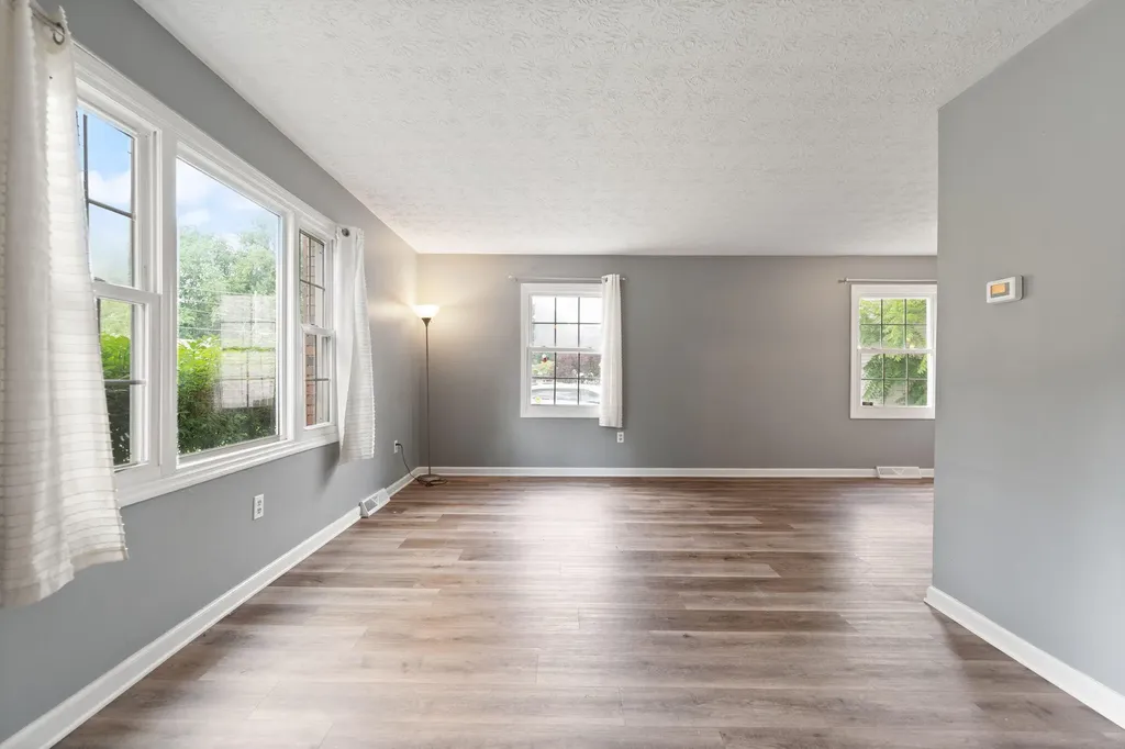 697 Oaklawn Circle Corbin KY 40701
