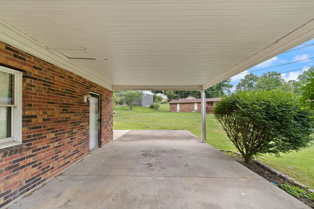 697 Oaklawn Circle Corbin KY 40701
