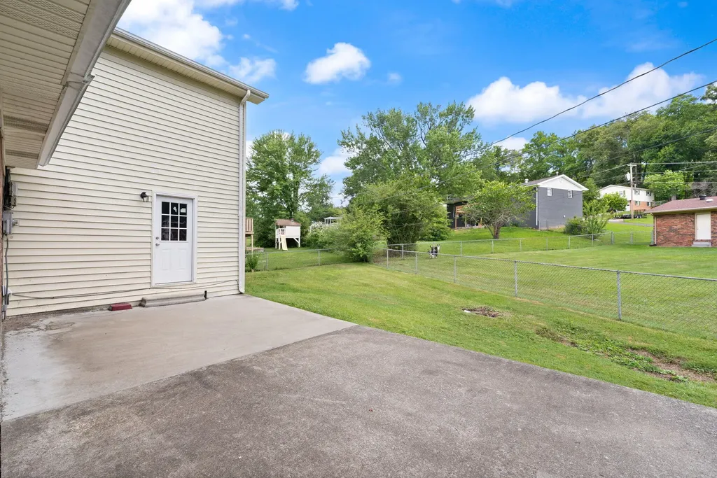 697 Oaklawn Circle Corbin KY 40701