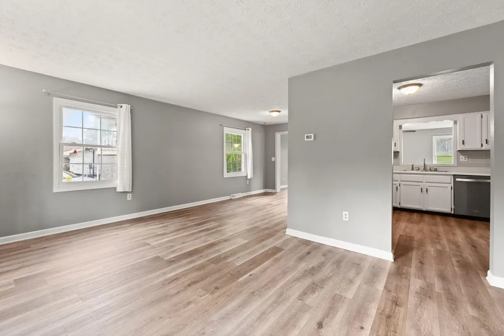 697 Oaklawn Circle Corbin KY 40701