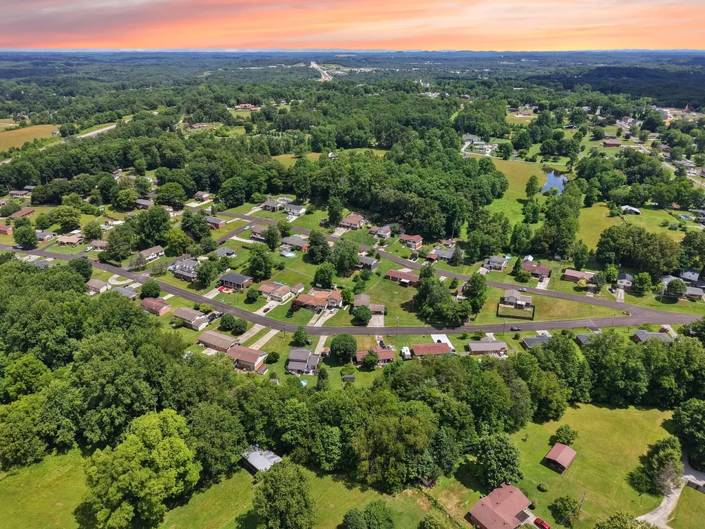 697 Oaklawn Circle Corbin KY 40701