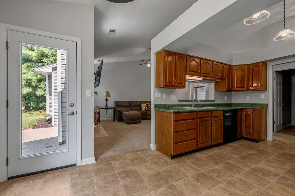 3008 Crab Apple Court Lexington KY 40503