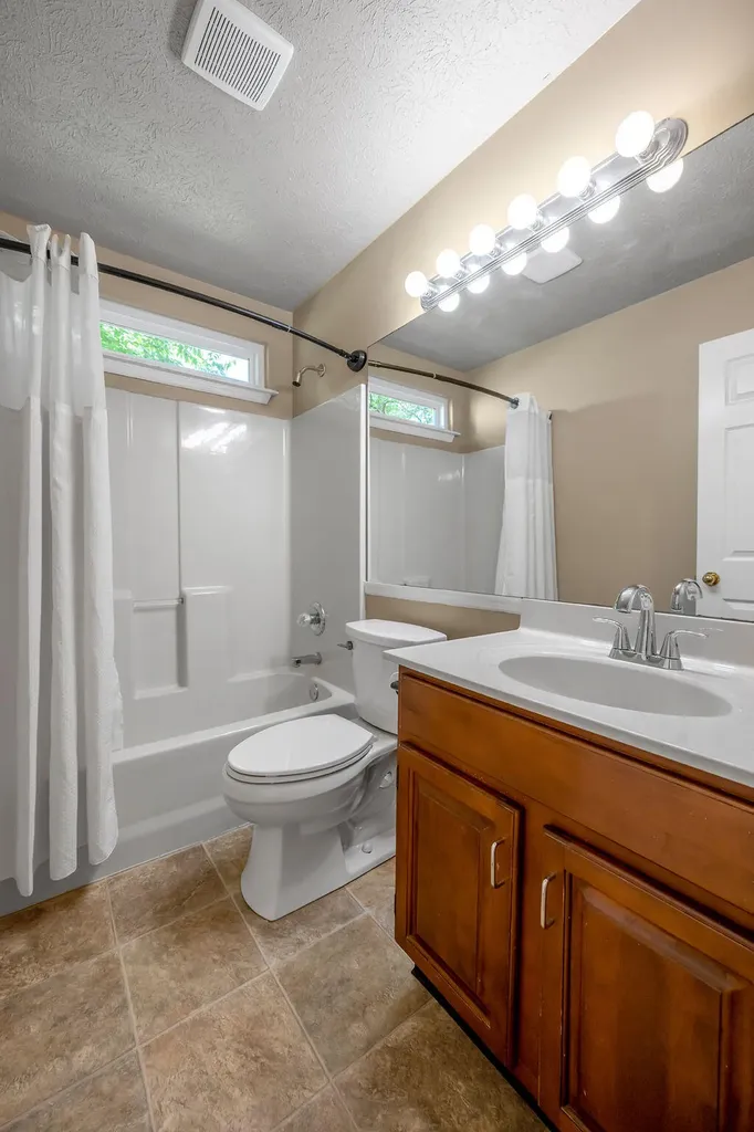 3008 Crab Apple Court Lexington KY 40503