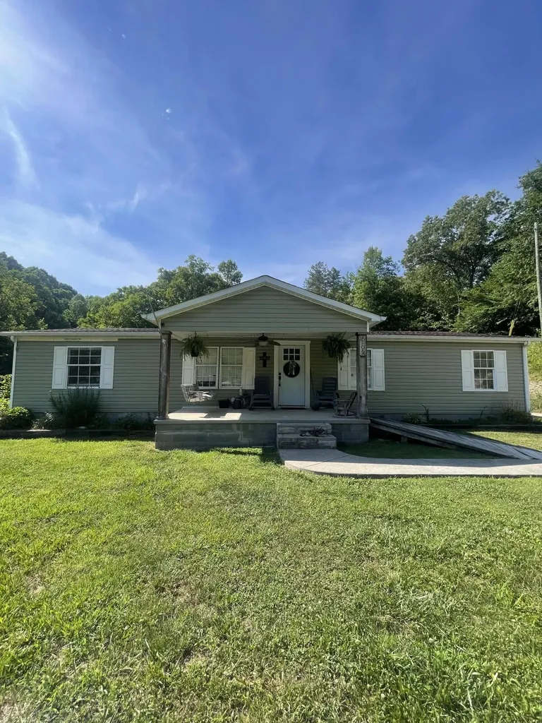 109 Tanyard Hill Barbourville KY 40906