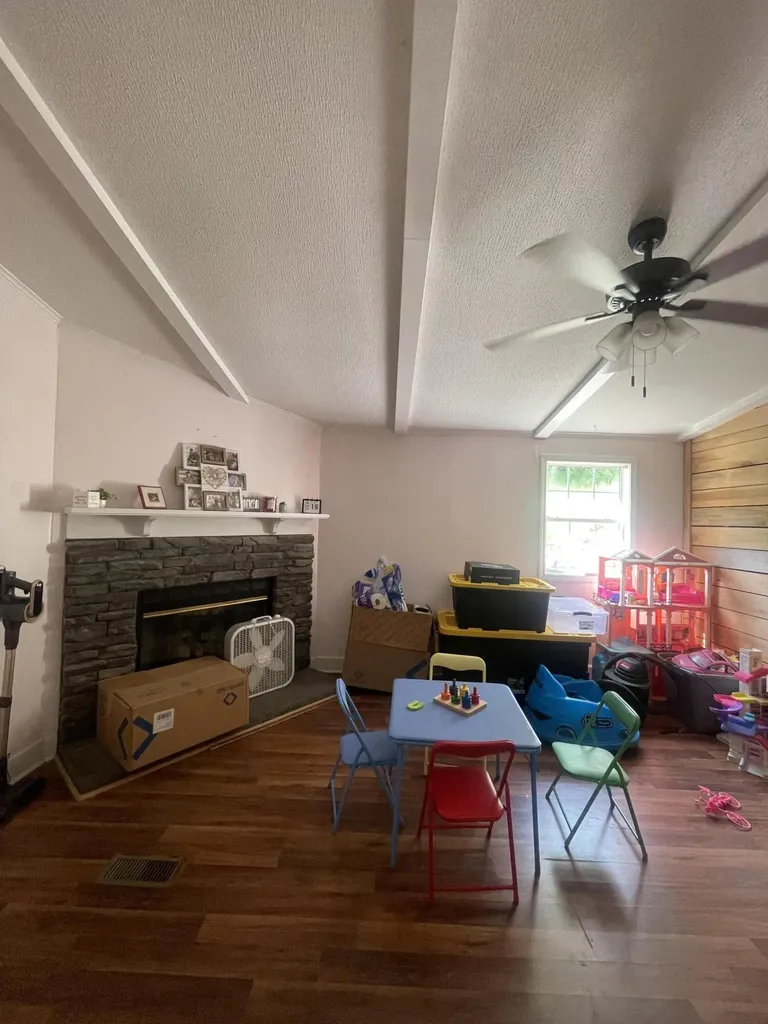 109 Tanyard Hill Barbourville KY 40906