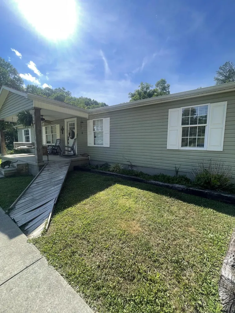 109 Tanyard Hill Barbourville KY 40906