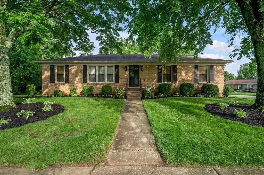 1232 Tishoff Drive Lexington KY 40502