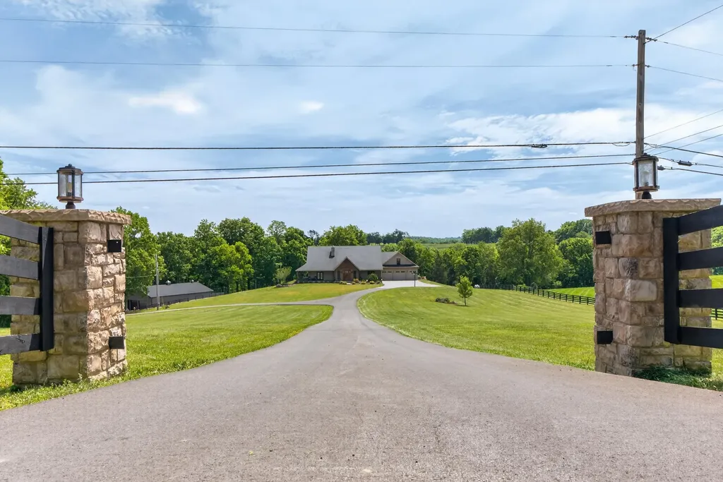 1658 Ninevah Road Frankfort KY 40601