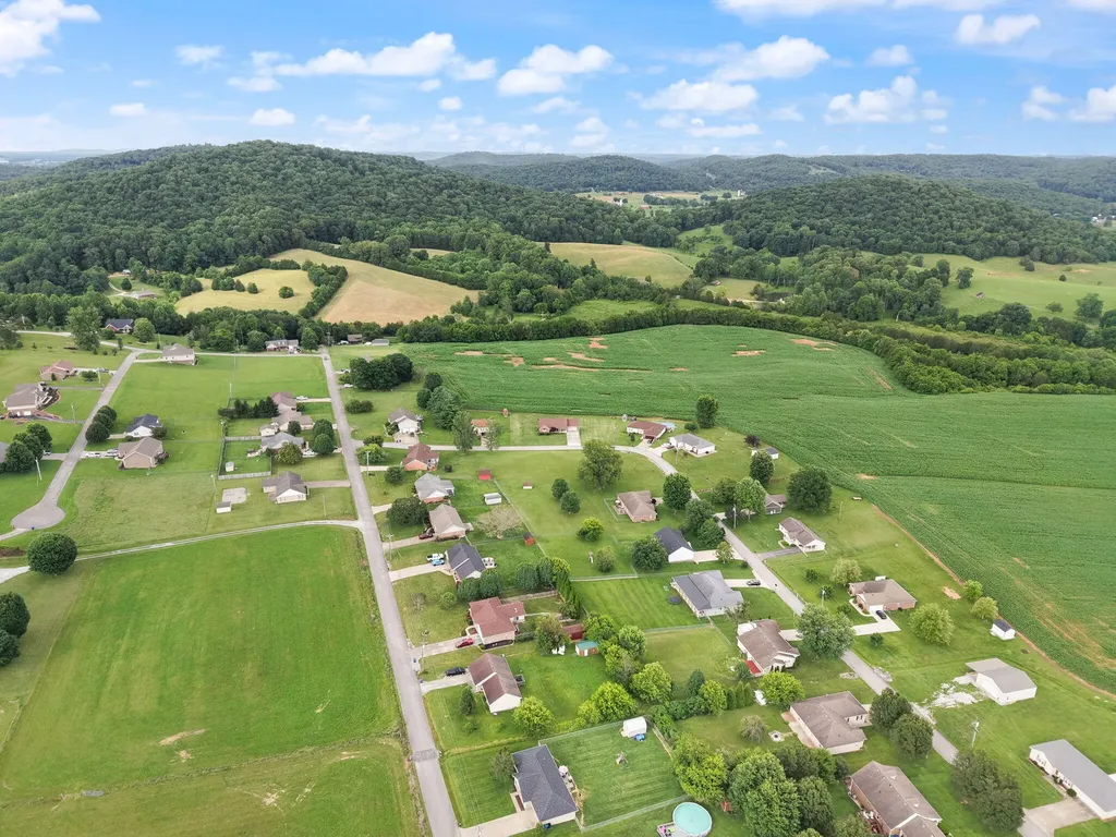 248 Harts Place Drive Somerset KY 42501