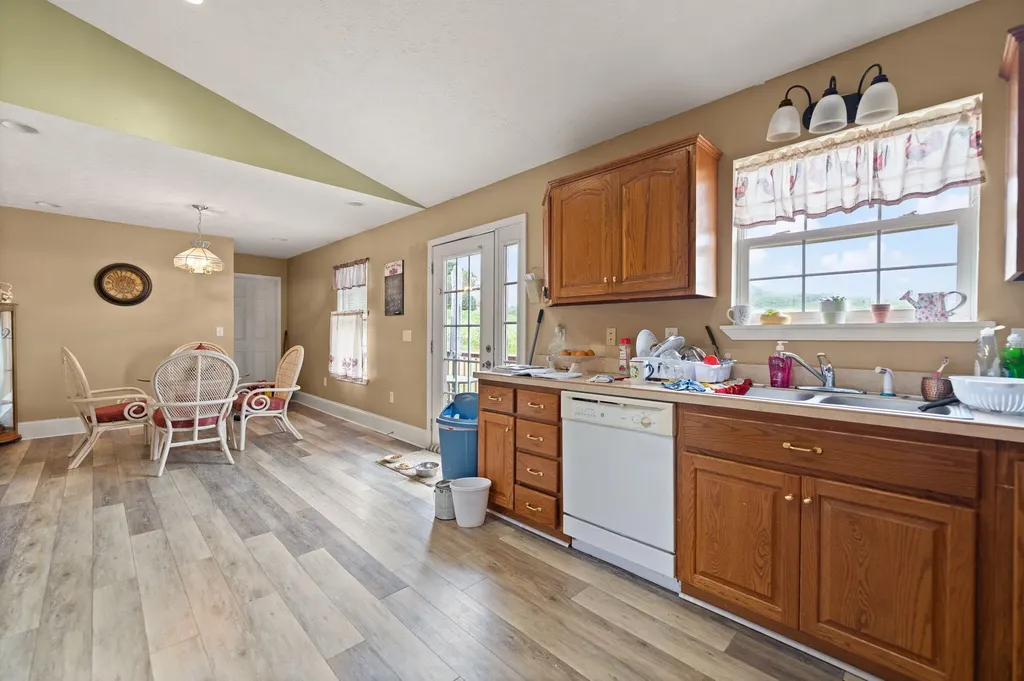 248 Harts Place Drive Somerset KY 42501
