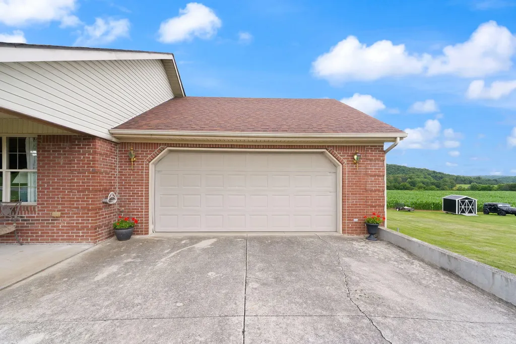 248 Harts Place Drive Somerset KY 42501