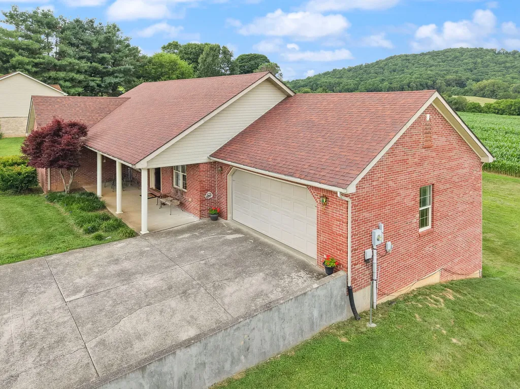 248 Harts Place Drive Somerset KY 42501