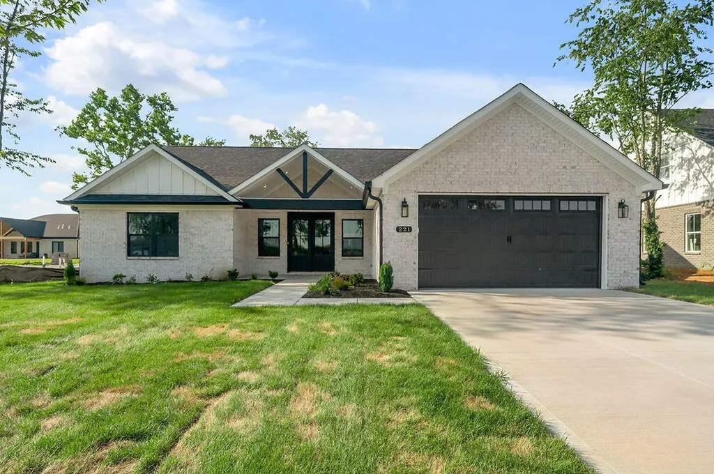 221 Madison Avenue Nicholasville KY 40356