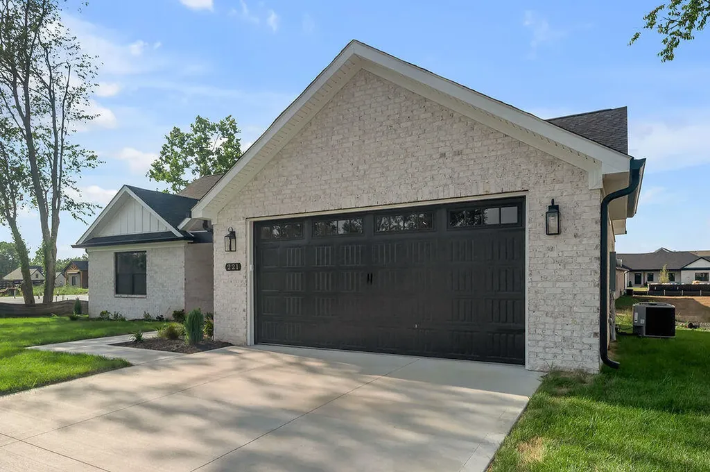 221 Madison Avenue Nicholasville KY 40356
