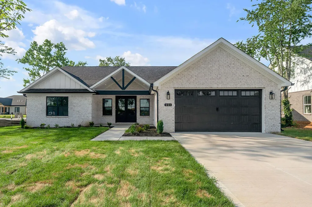 221 Madison Avenue Nicholasville KY 40356