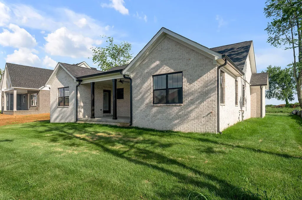 221 Madison Avenue Nicholasville KY 40356