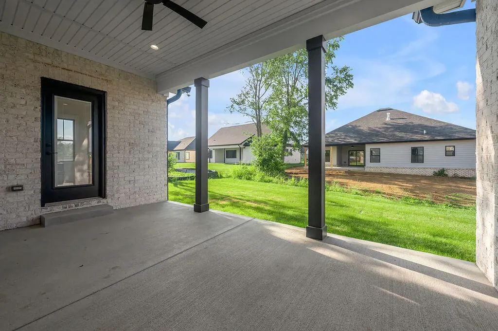 221 Madison Avenue Nicholasville KY 40356