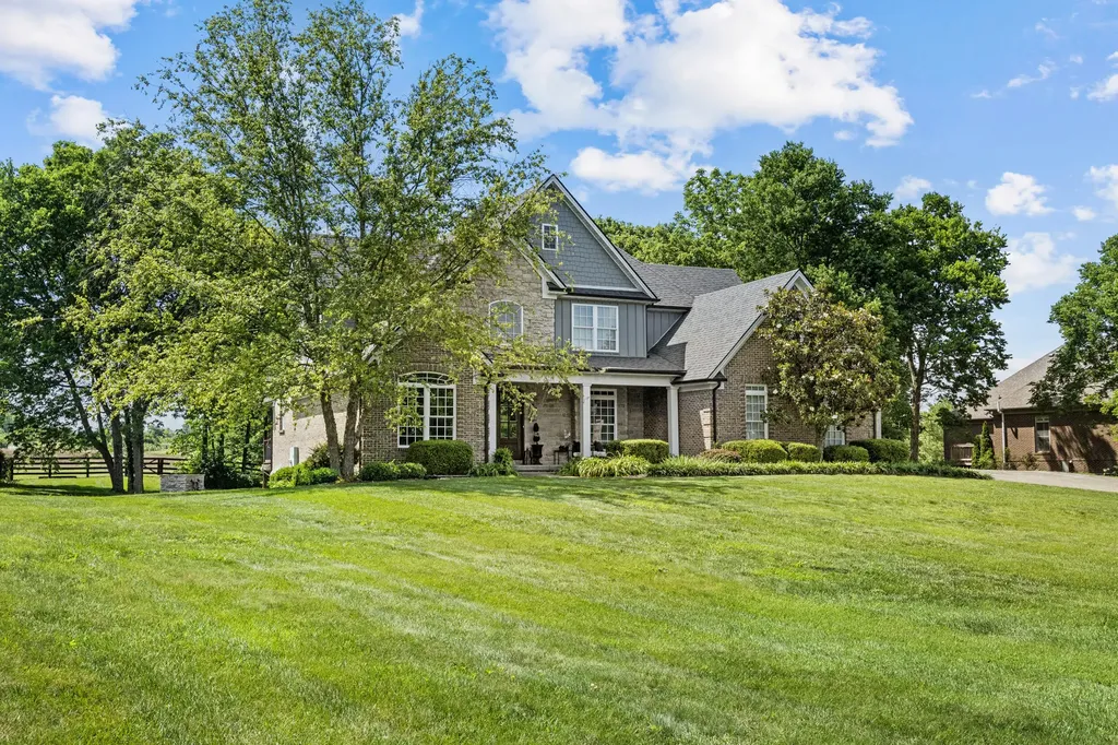 104 Deerfield Circle Nicholasville KY 40356