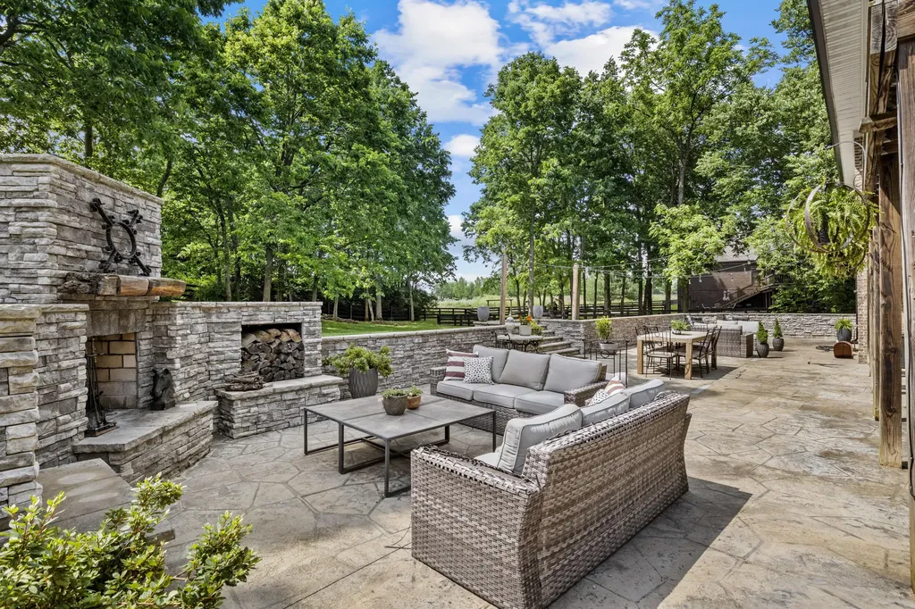 104 Deerfield Circle Nicholasville KY 40356