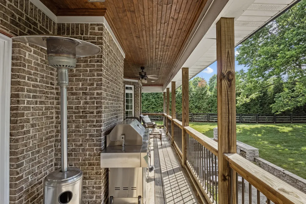 104 Deerfield Circle Nicholasville KY 40356