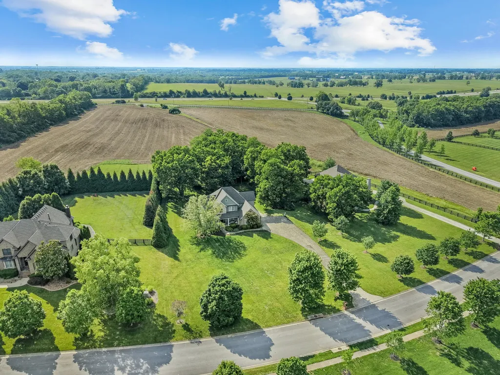 104 Deerfield Circle Nicholasville KY 40356