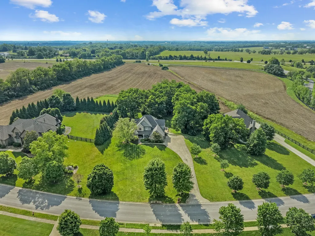 104 Deerfield Circle Nicholasville KY 40356