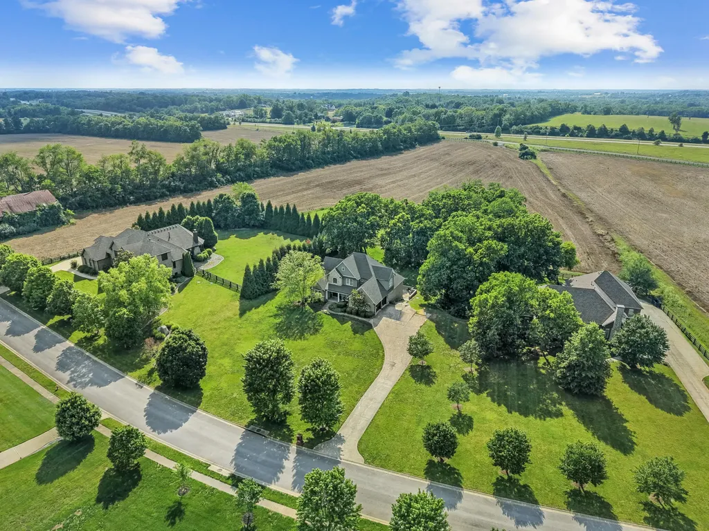 104 Deerfield Circle Nicholasville KY 40356