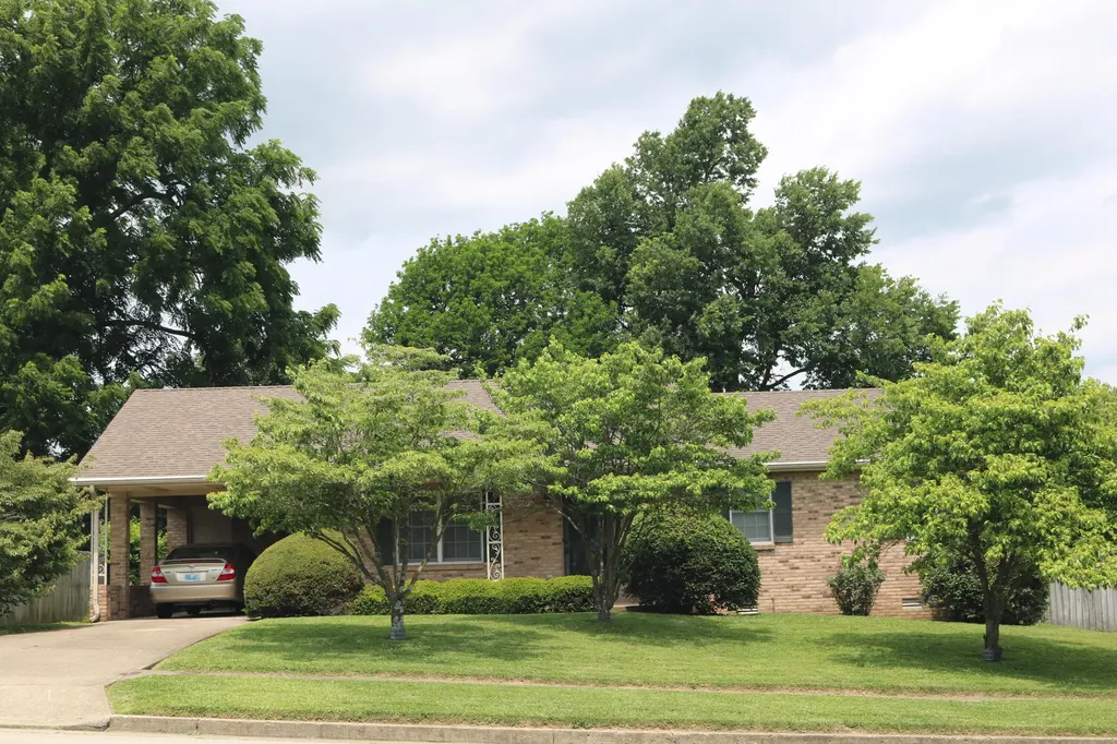 106 Clinton Drive Paris KY 40361