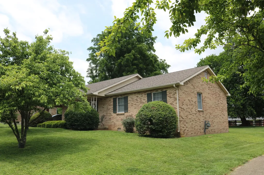 106 Clinton Drive Paris KY 40361