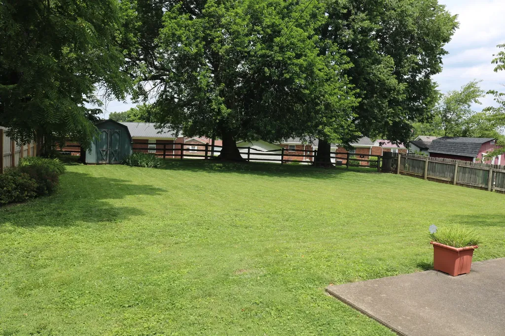 106 Clinton Drive Paris KY 40361