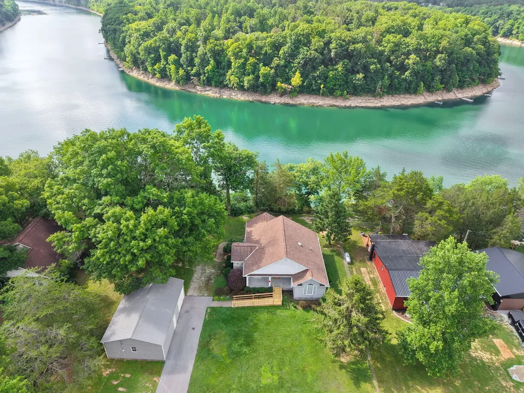 175 S Riverwood Burnside KY 41519