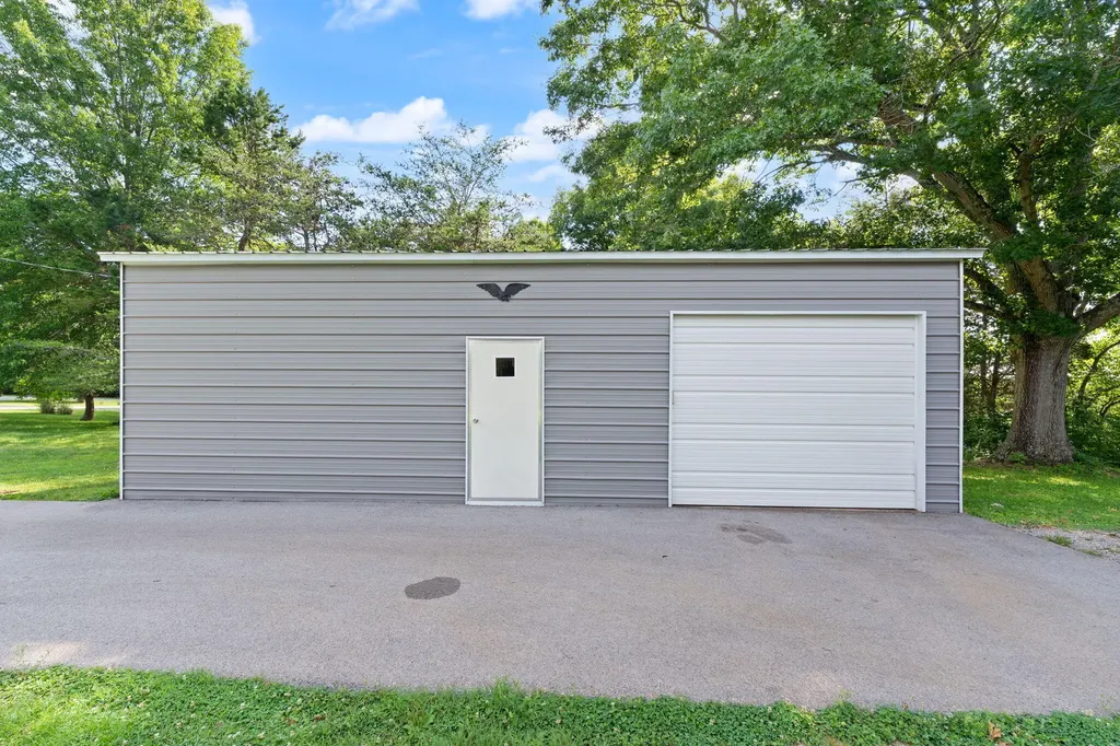 175 S Riverwood Burnside KY 41519