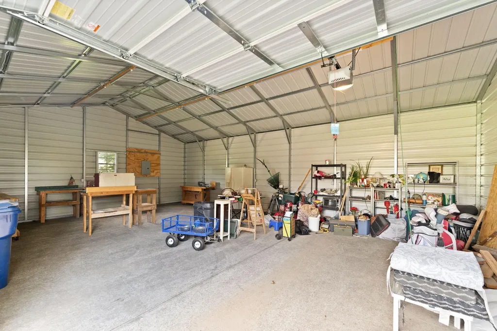 175 S Riverwood Burnside KY 41519
