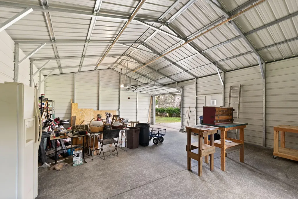 175 S Riverwood Burnside KY 41519