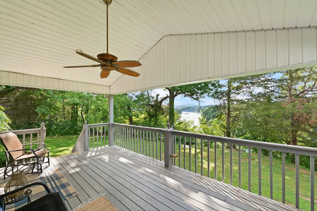 175 S Riverwood Burnside KY 41519