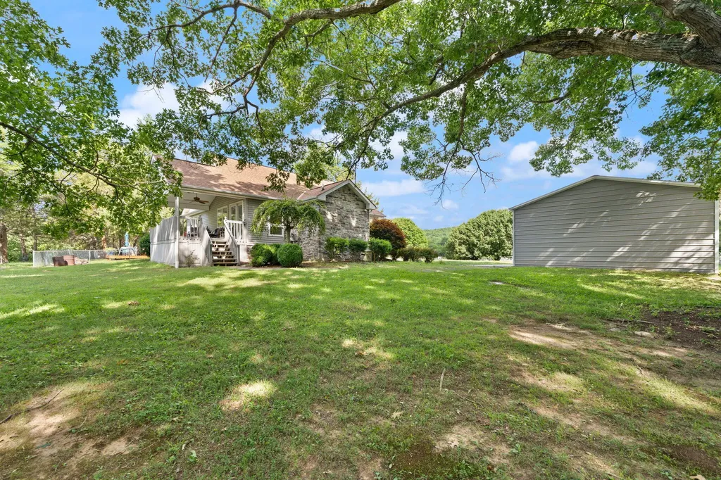 175 S Riverwood Bronston KY 42518